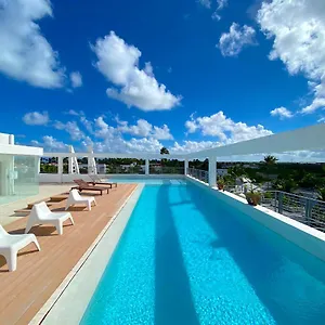 Rooftop Pool Ducassi Suites - Playa Bavaro - Free Wifi & Parking - Best Location Appart hôtel